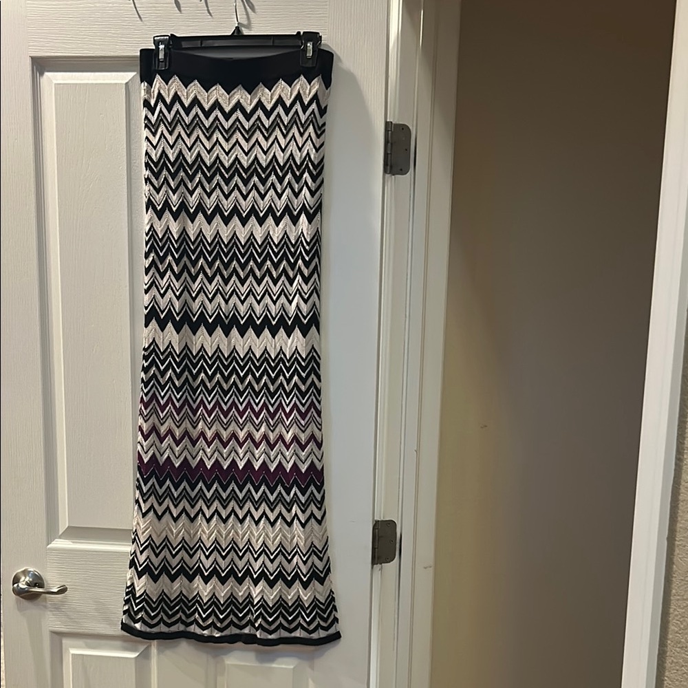 White House Black Market Black and White Ribbed Maxi Skirt